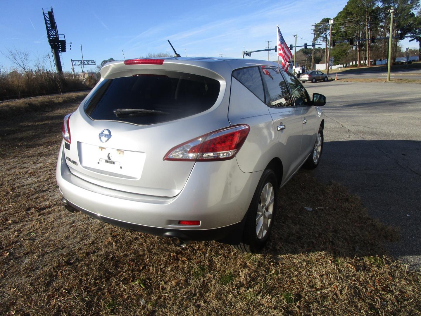 2012 Silver Nissan Murano (JN8AZ1MU2CW) , located at 2553 Airline Blvd, Portsmouth, VA, 23701, (757) 488-8331, 36.813889, -76.357597 - Down Payment: $799 Weekly Payment: $100 APR: 23.9% Repayment Terms: 42 Months ***CALL ELIZABETH SMITH - DIRECTOR OF MARKETING @ 757-488-8331 TO SCHEDULE YOUR APPOINTMENT TODAY AND GET PRE-APPROVED RIGHT OVER THE PHONE*** - Photo#3